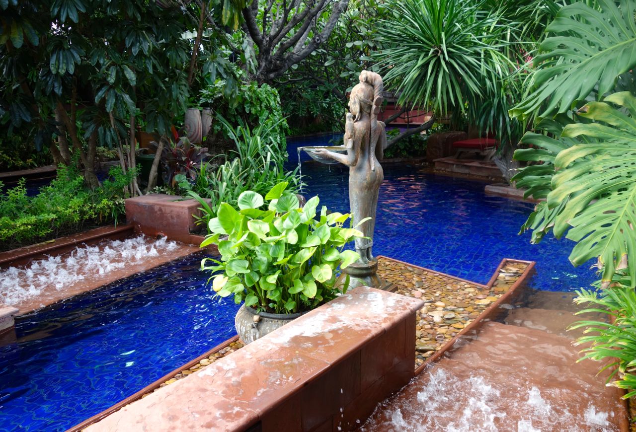 Choose both upscale and budget in Bangkok