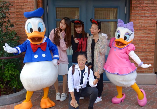 Posing Donald Daisy Duck Shanghai Disneyland