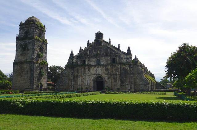 saint-augustine-church-front-view-paoay-philippines