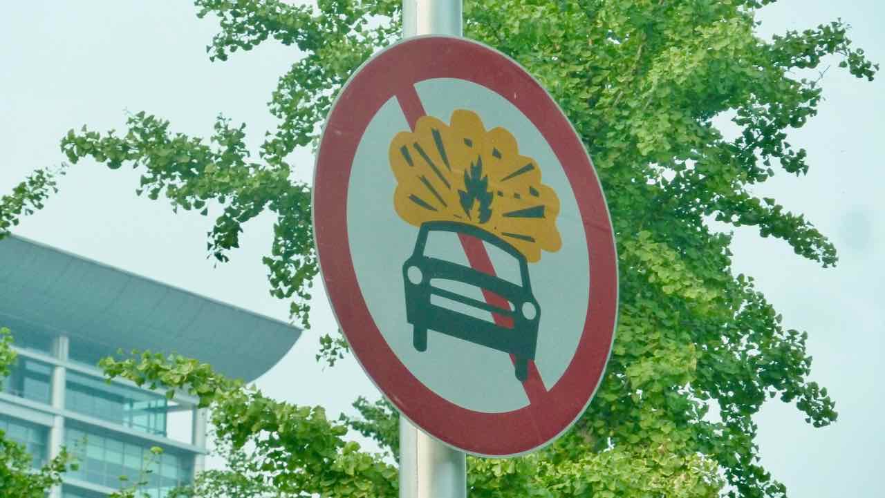 No car explosions sign China