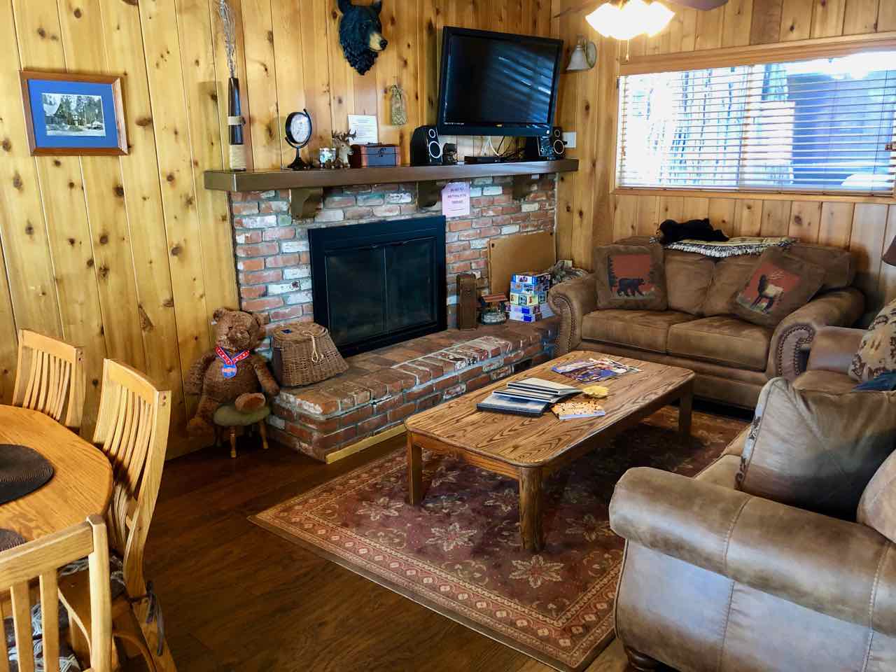 Cabin interior Lake Arrowhead