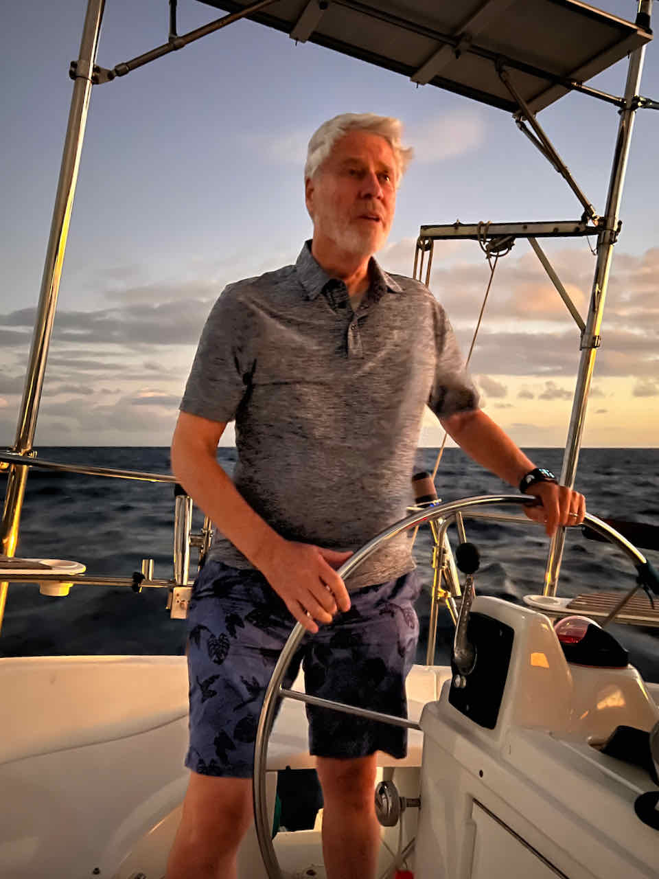 Stephen Henson sailing Waikiki
