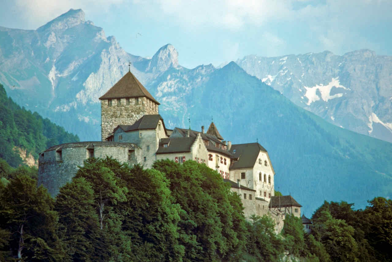 Schloss Vaduz Liechtenstein 7-78